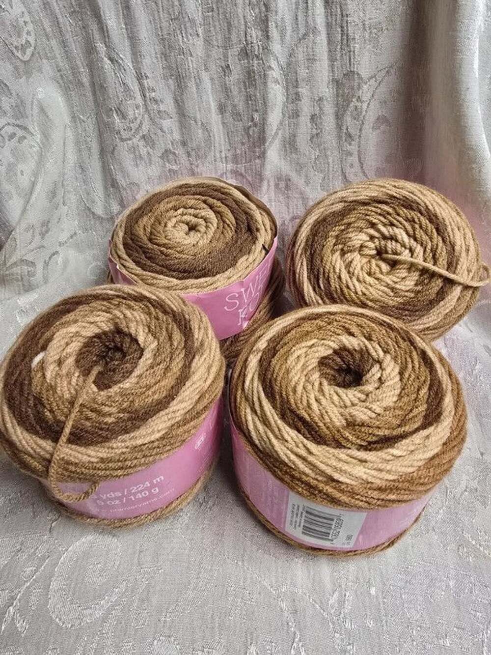 Sweet Roll cake yarn